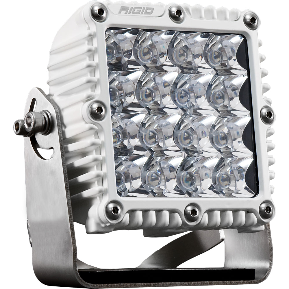 Rigid LED off-road light with durable housing and mounting bracket for vehicle illumination